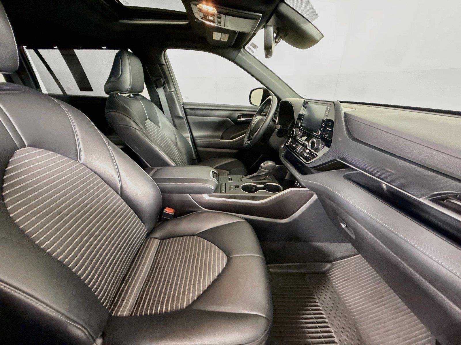 Used 2022 Midnight Black Metallic Toyota XSE image 45