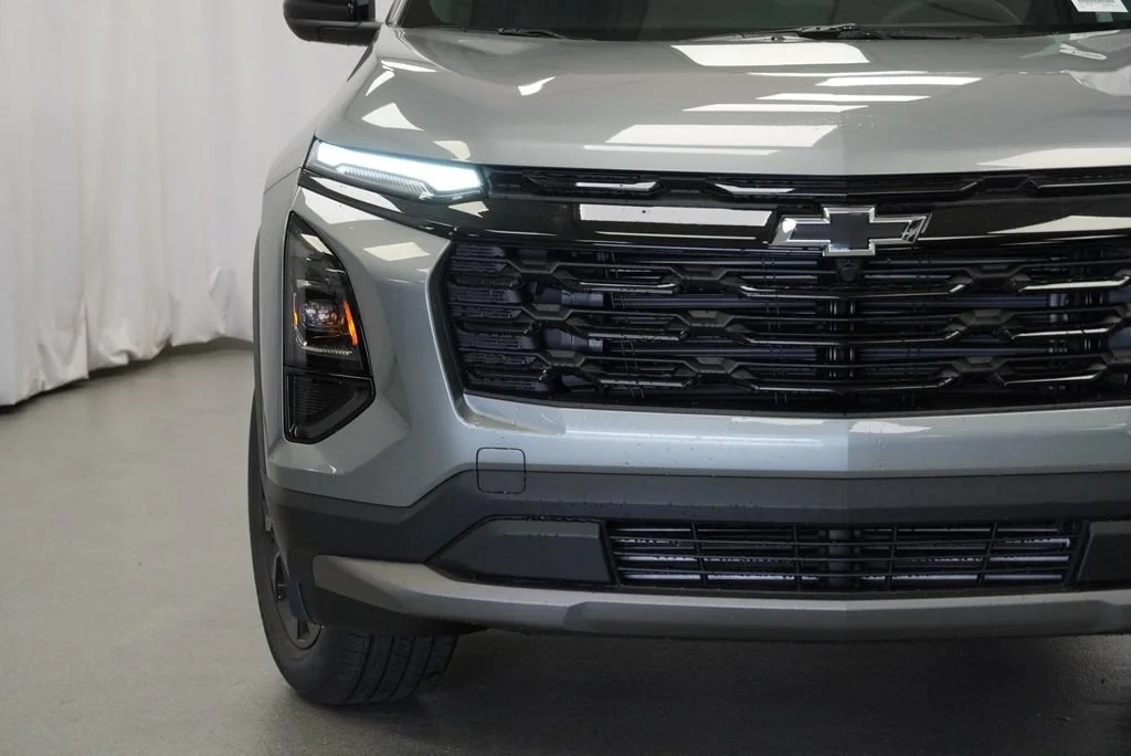 2027 Chevrolet Equinox LT - Photo 32