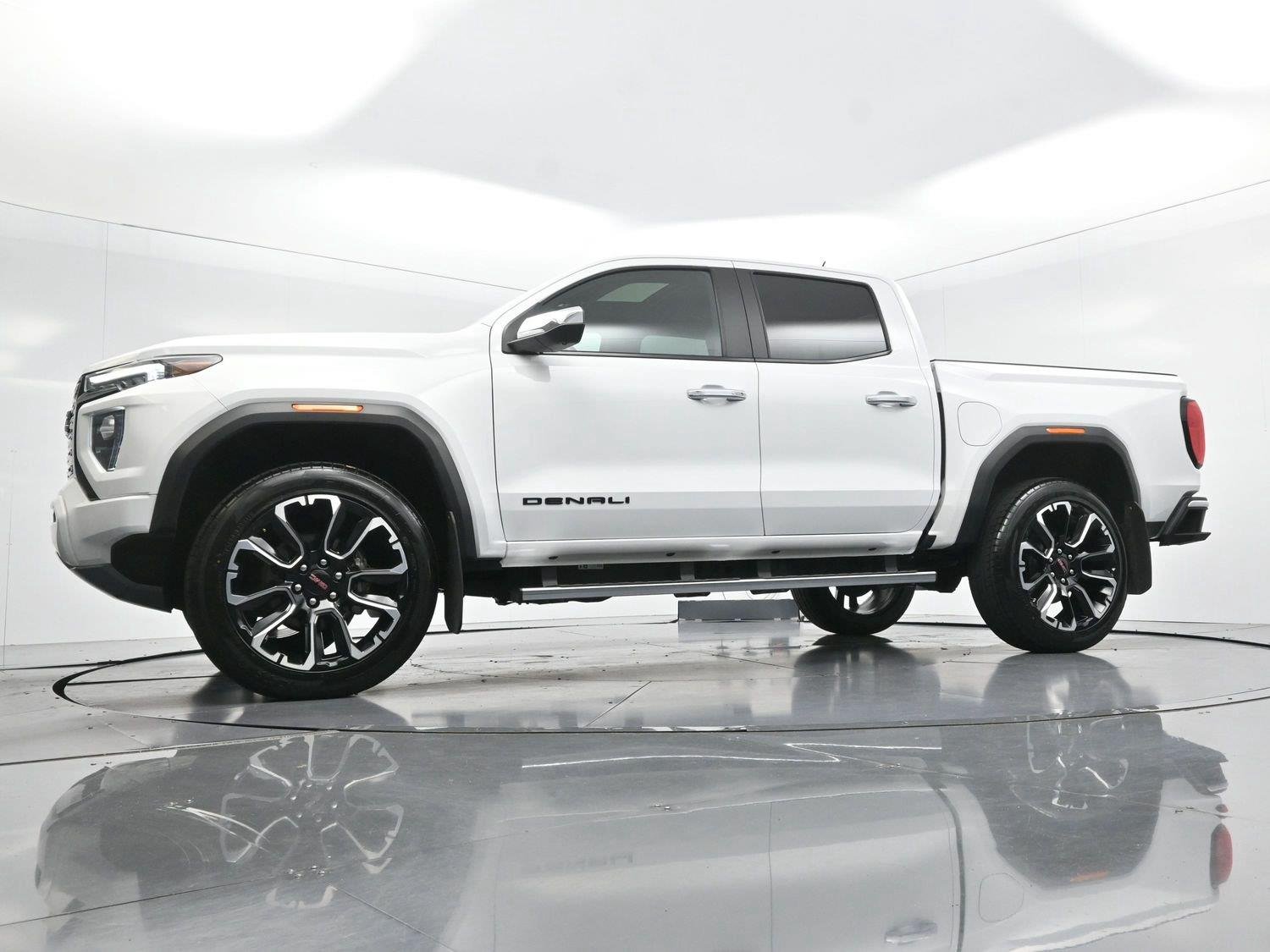 Used 2024 Summit White GMC Denali image 48