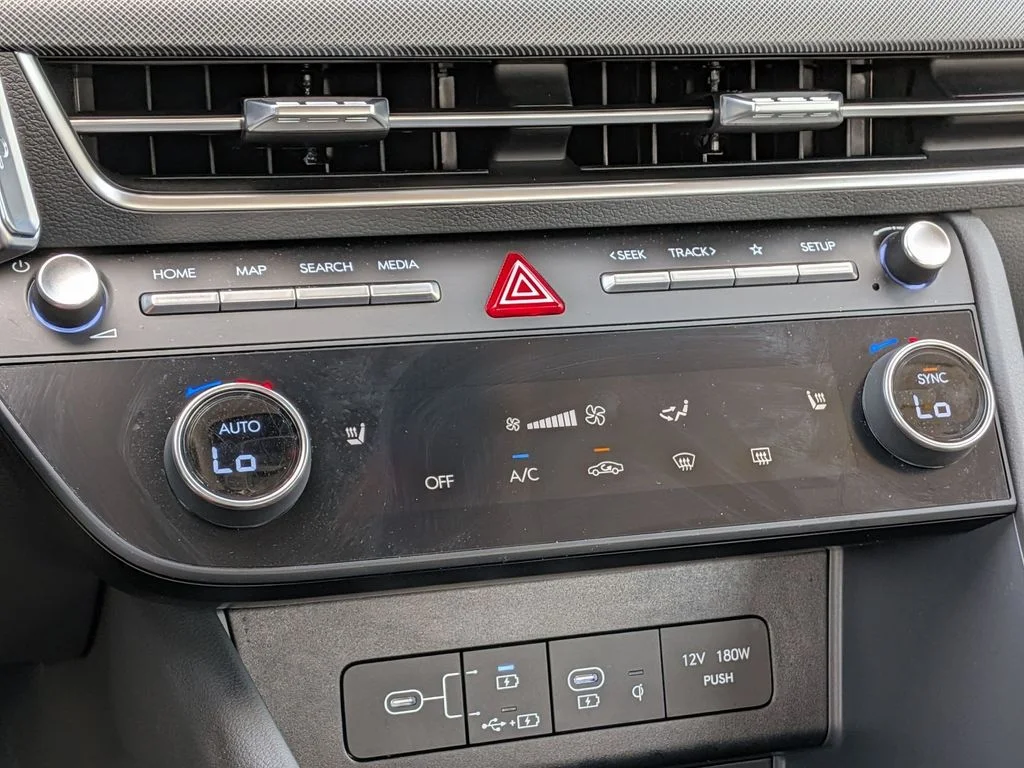 Used 2026 Silver Hyundai SEL Sport image 19