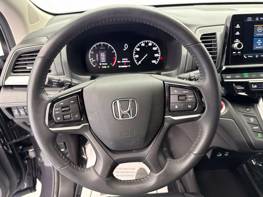 Used 2025 Modern Steel Metallic Honda EX-L image 26