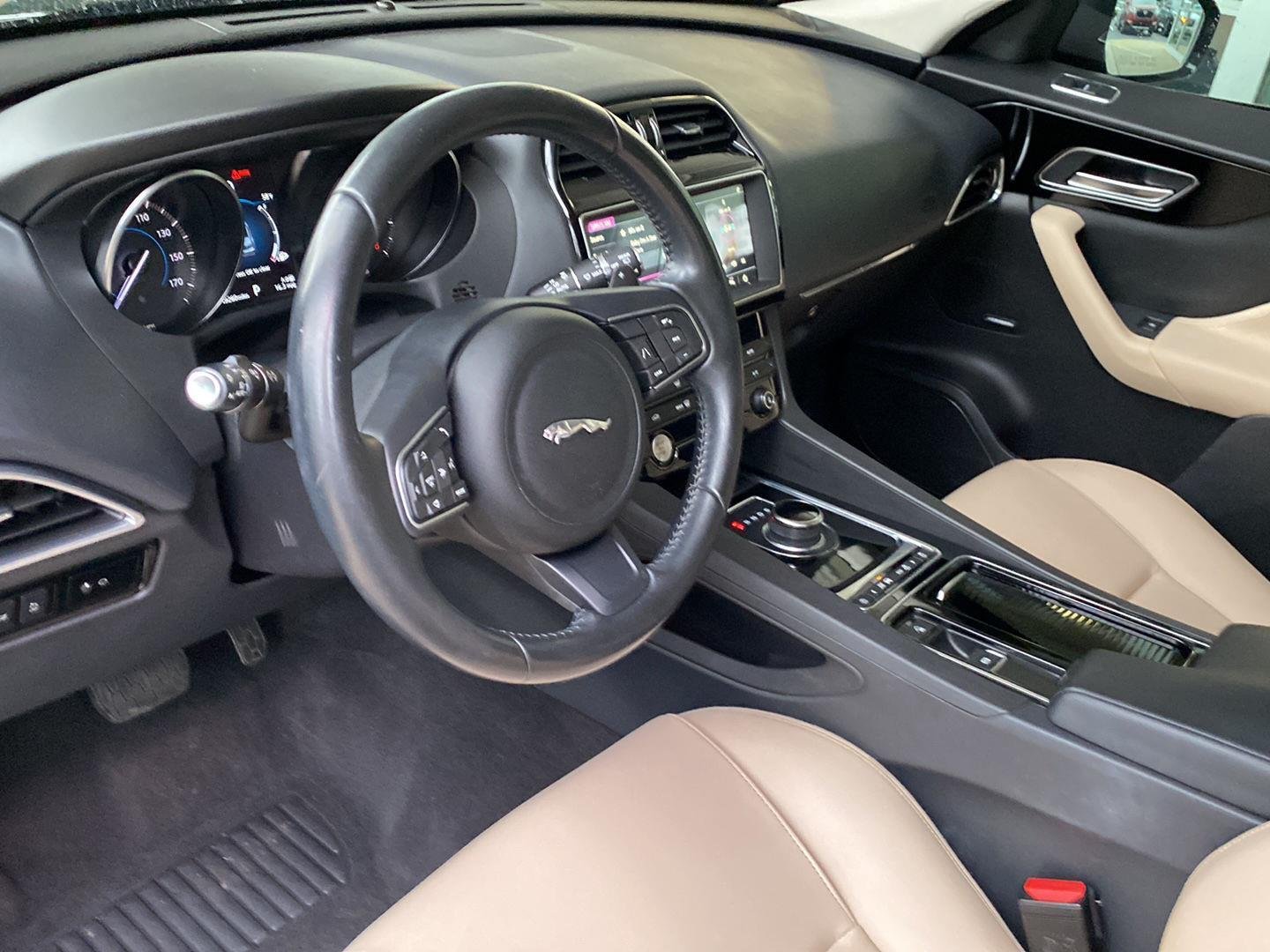 Used 2020 Portofino Blue Metallic Jaguar 25t Premium image 17
