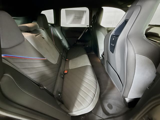 Used 2026 Gray Metallic BMW xDrive60 image 28