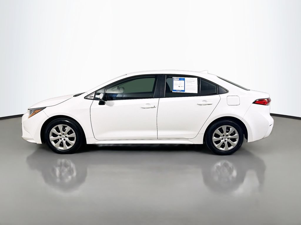 Used 2022 White Toyota LE image 4