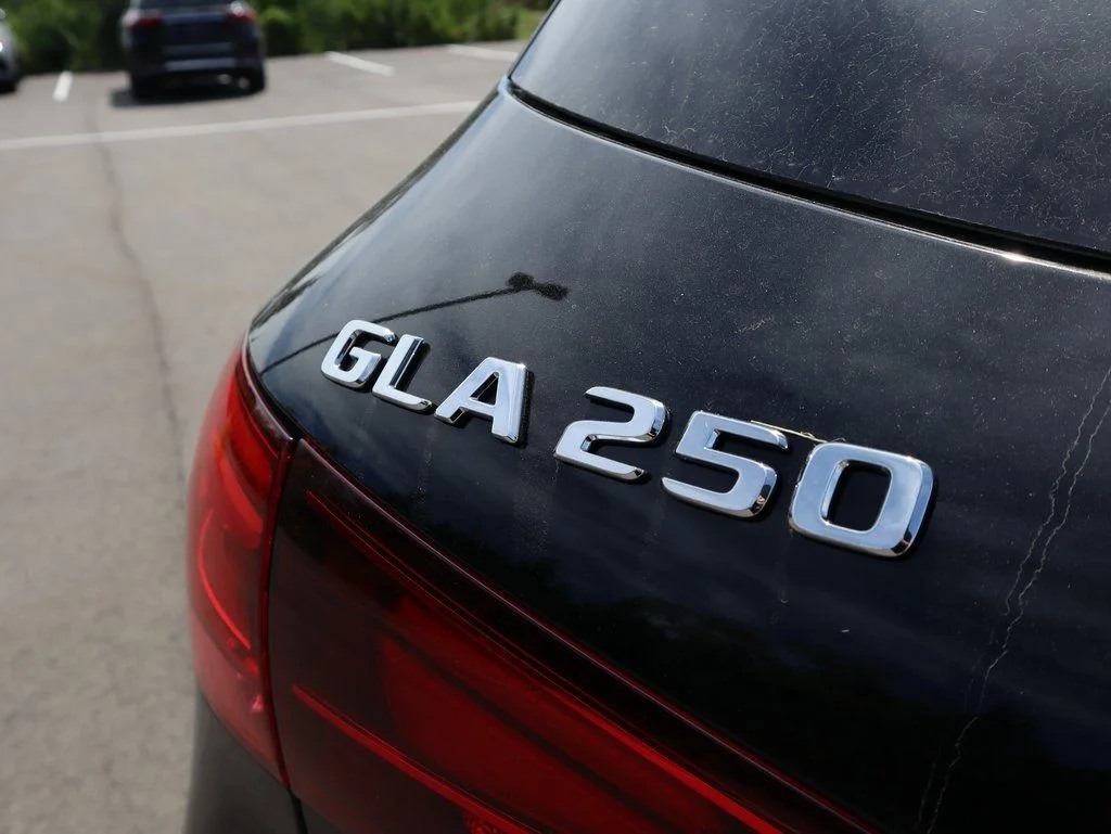 Used 2026 Cosmos Black Metallic Mercedes-Benz GLA 250 image 9