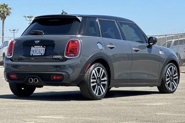 Used 2021 Thunder Gray Metallic MINI Signature image 4