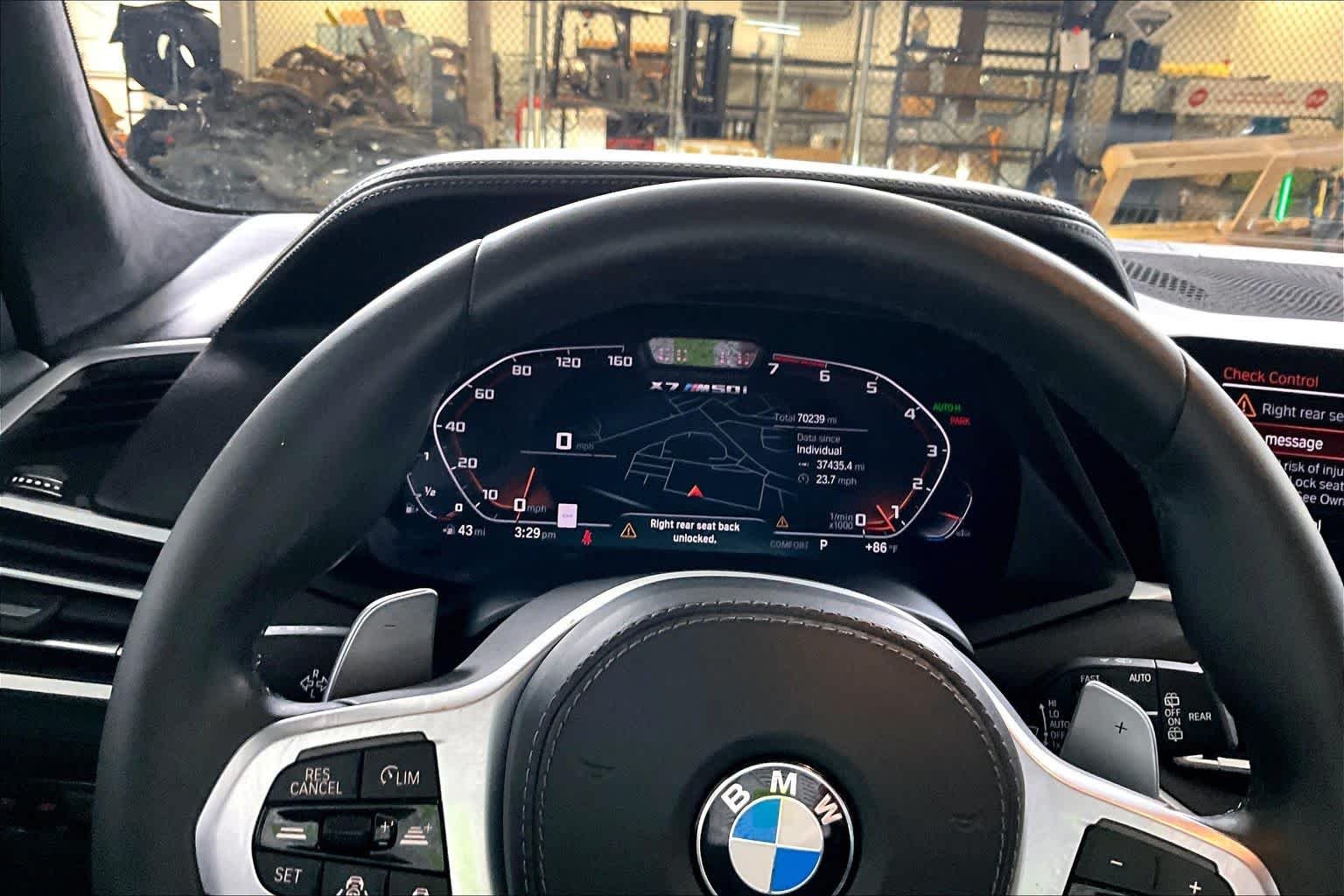 Used 2020 Alpine White BMW M50i image 26