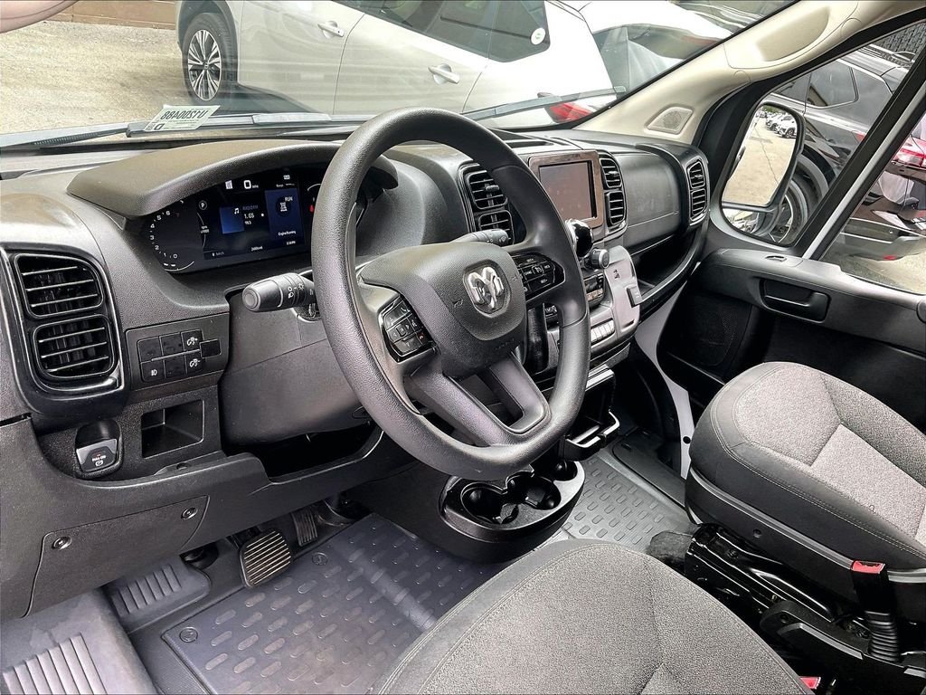 Used 2025 White Ram Base image 8