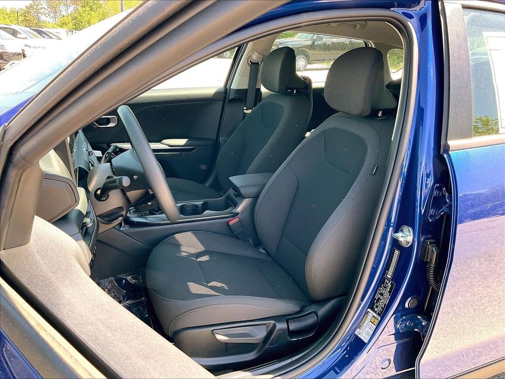 New 2026 Deep Sea Blue Kia LXS image 11