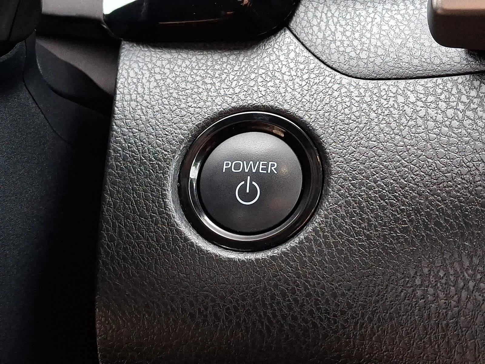 Used 2025 Ice Cap Toyota LE image 27