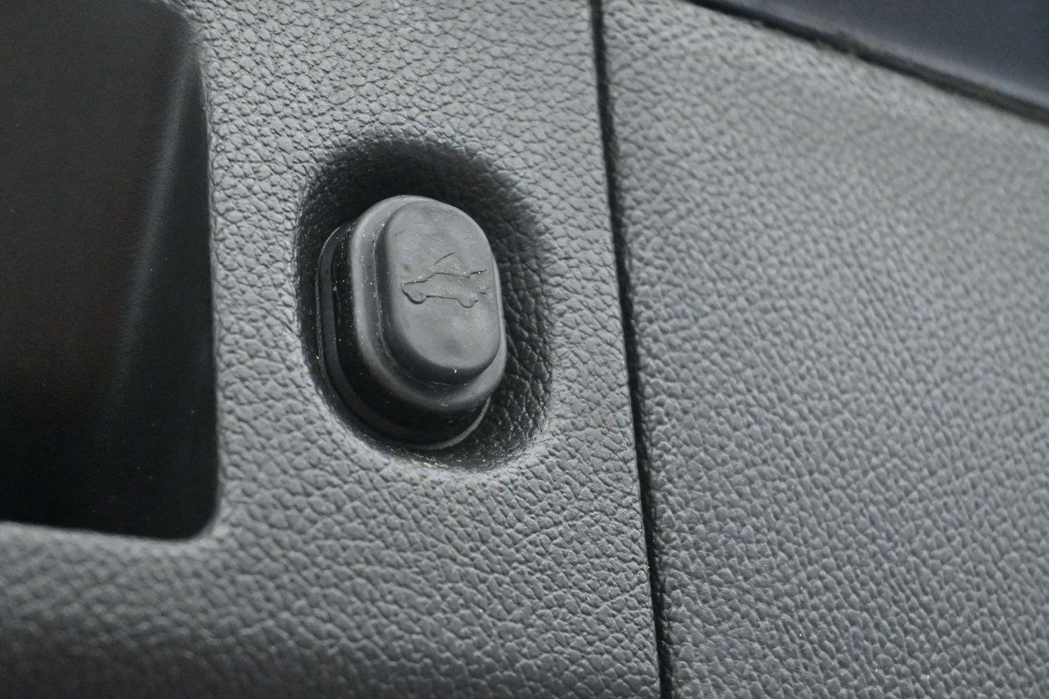 Used 2018 TUNGSTEN METALLIC Chevrolet LT image 11