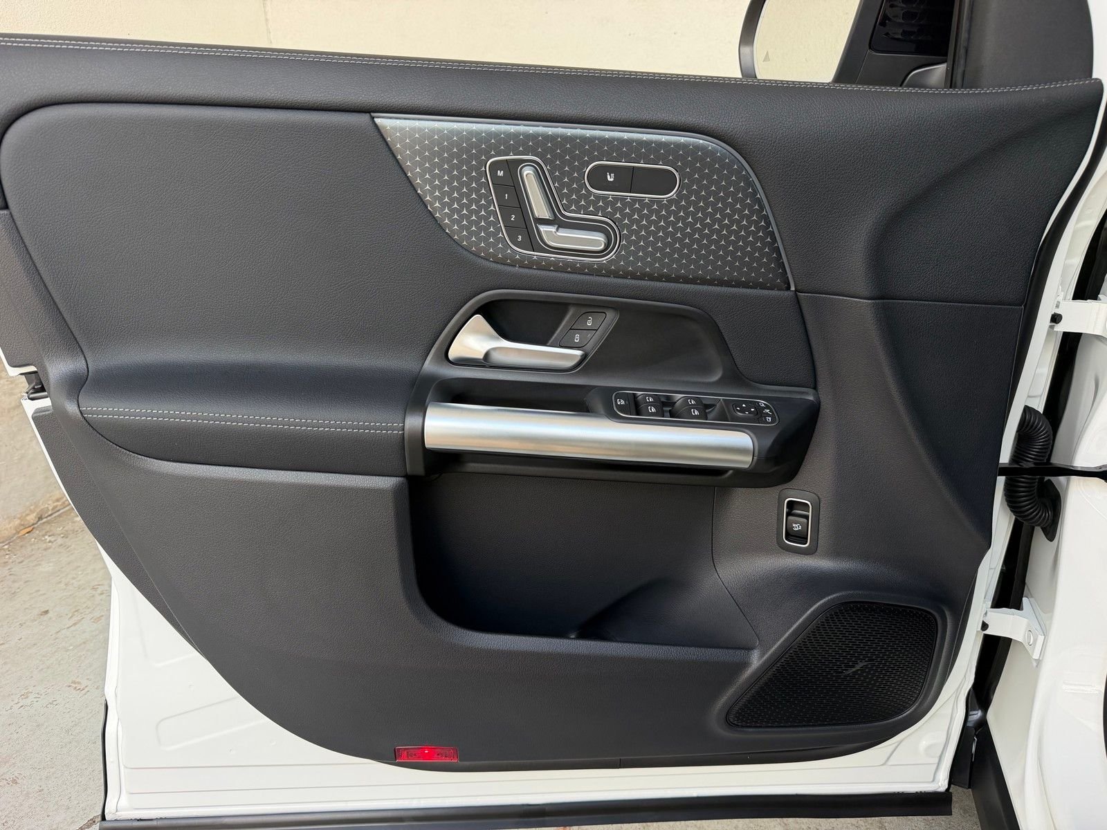 New 2026 Polar White Mercedes-Benz GLA 250 image 17