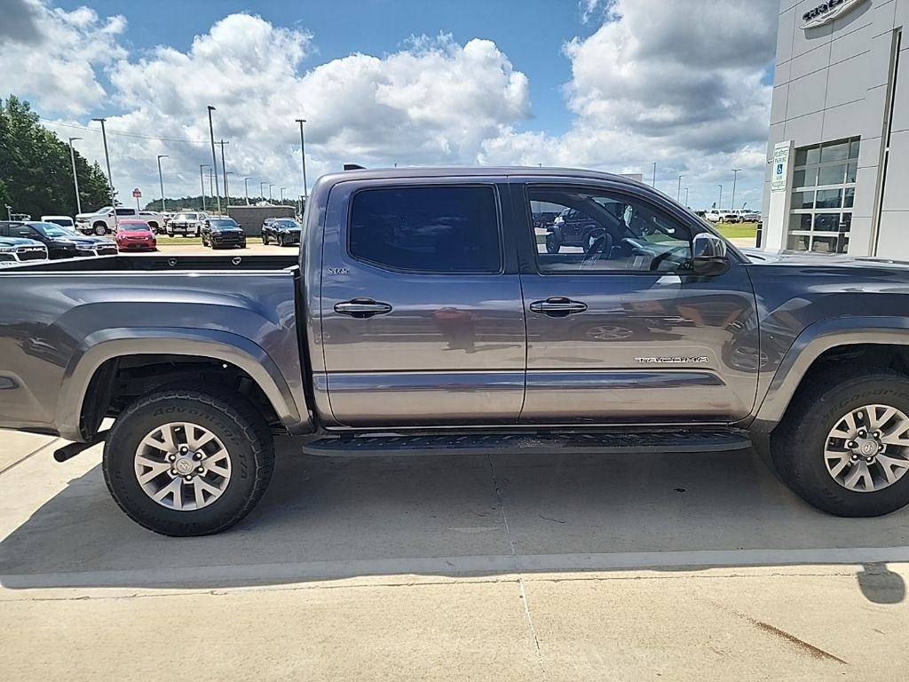 Used 2018 Gray Toyota SR5 image 5