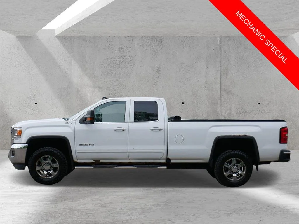 Used 2016 White GMC SLE image 5