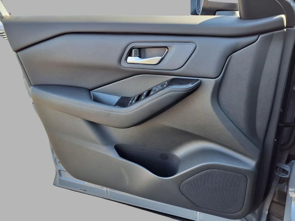 New 2026 Boulder Gray Pearl Nissan SV image 18