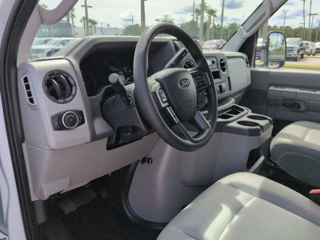 New 2027 Oxford White Ford E-450 DRW image 15