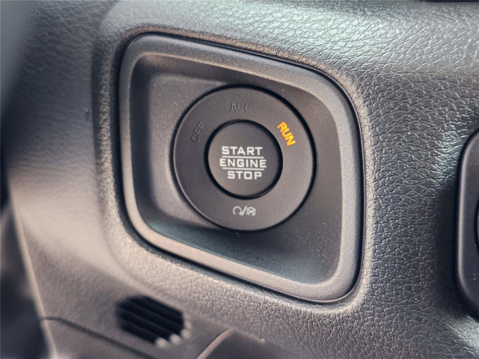 New 2026 Reign Jeep Sport S image 24