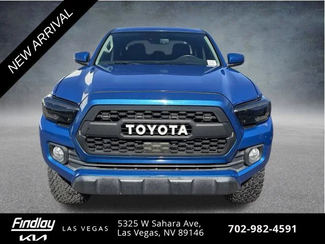 Used 2018 Blue Toyota SR5 image 2