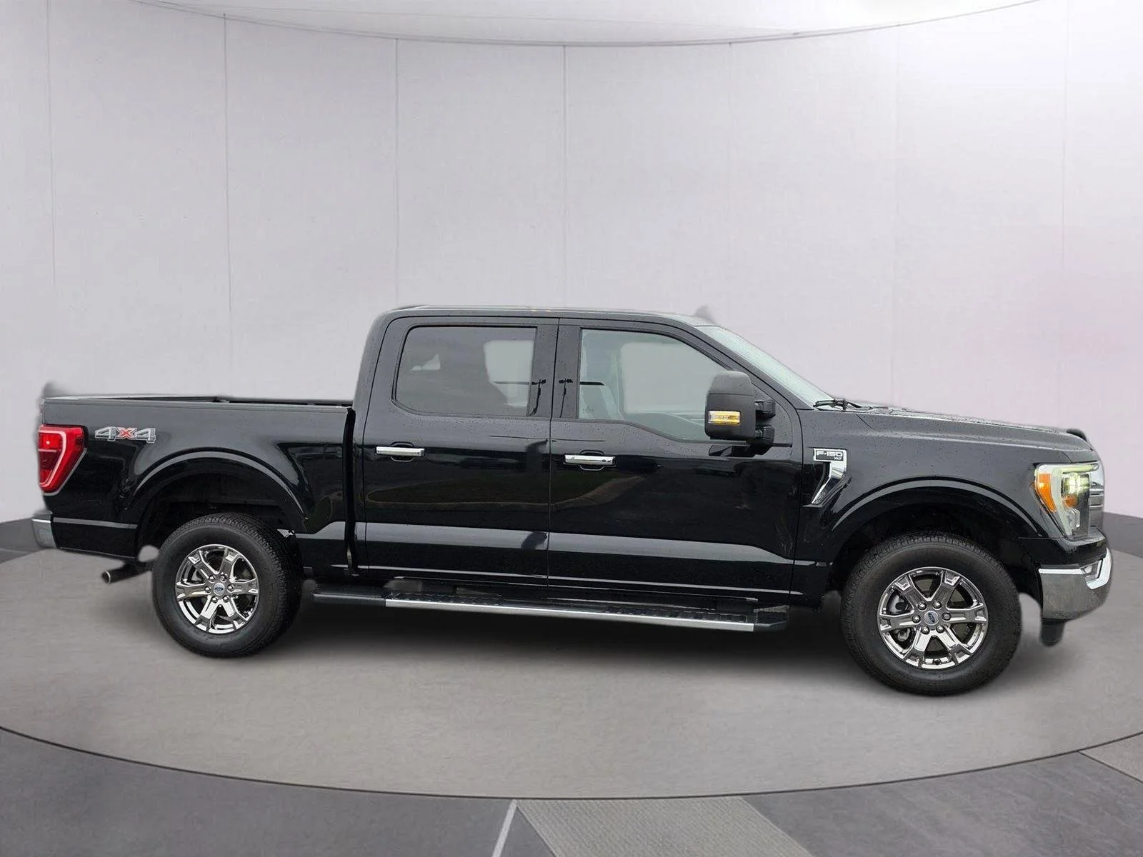 Used 2023 Agate Black Ford XLT image 4