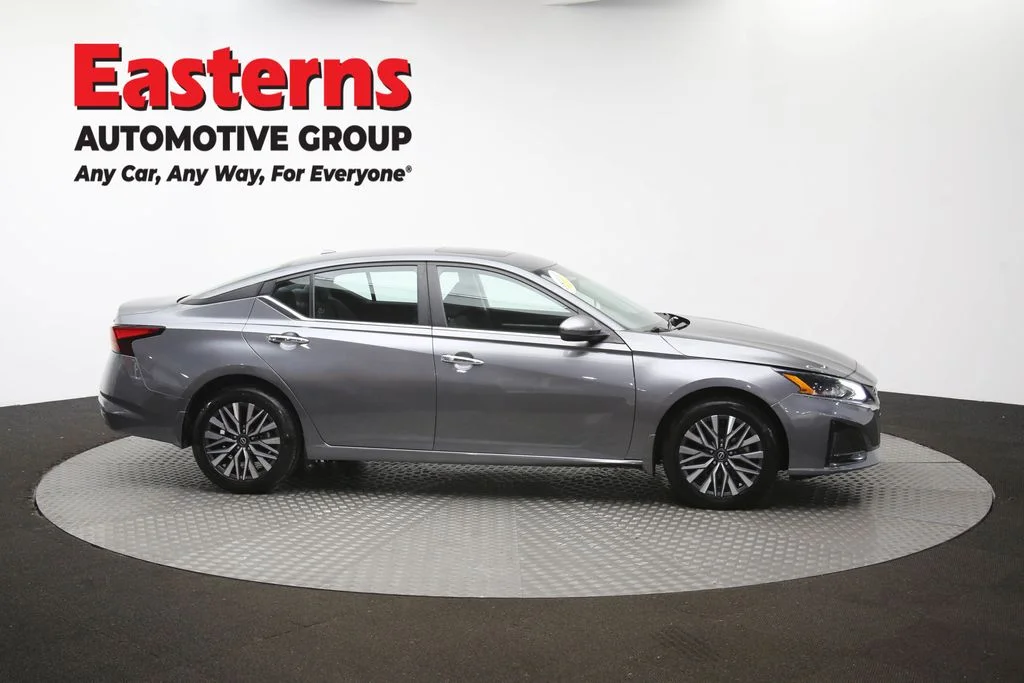 Used 2023 Gray Nissan 2.5 SV image 46