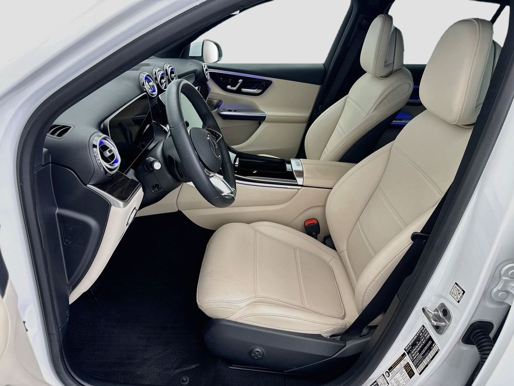 Used 2026 MANUFAKTUR Moonlight White Metallic Mercedes-Benz GLC 300 image 18