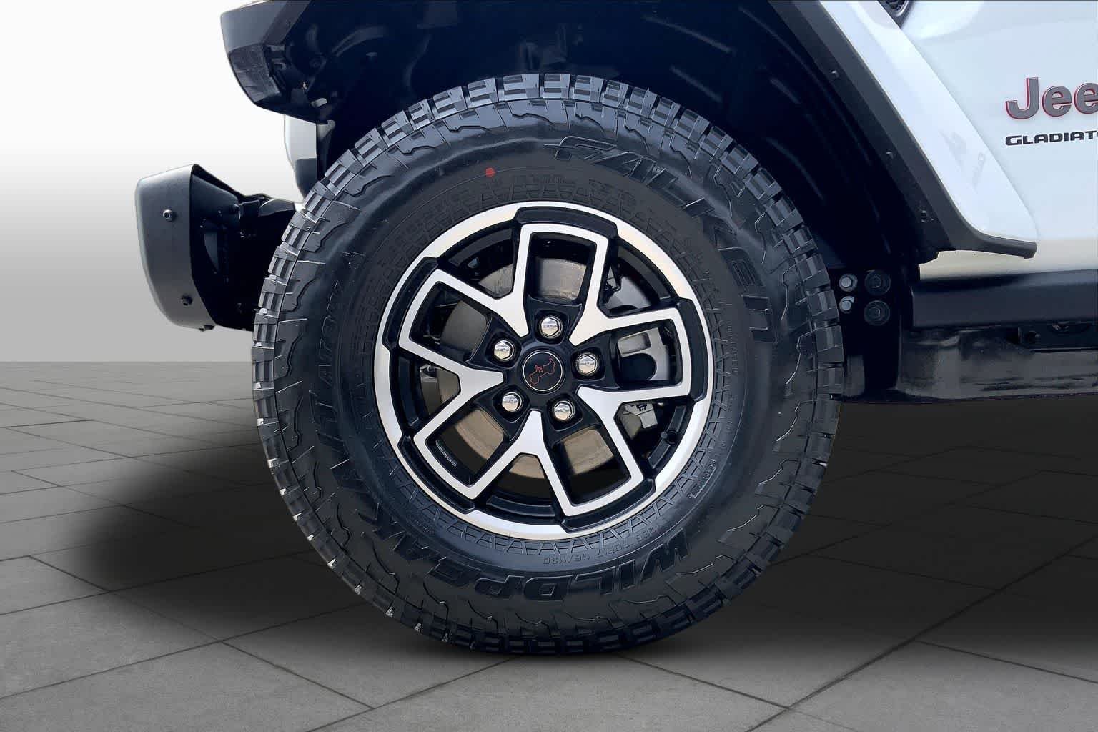 New 2026 Bright White Clearcoat Jeep Rubicon X image 8