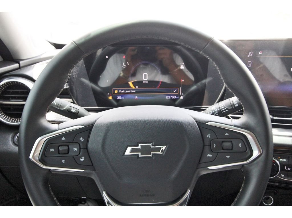 Used 2025 Gray Chevrolet ACTIV image 15
