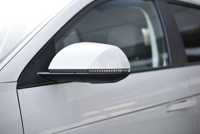 Used 2023 Cyber Gray Hyundai SE image 11