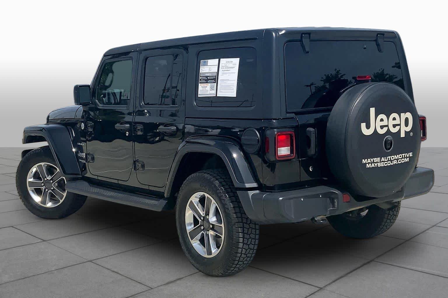 Used 2019 Black Clearcoat Jeep Sahara image 12