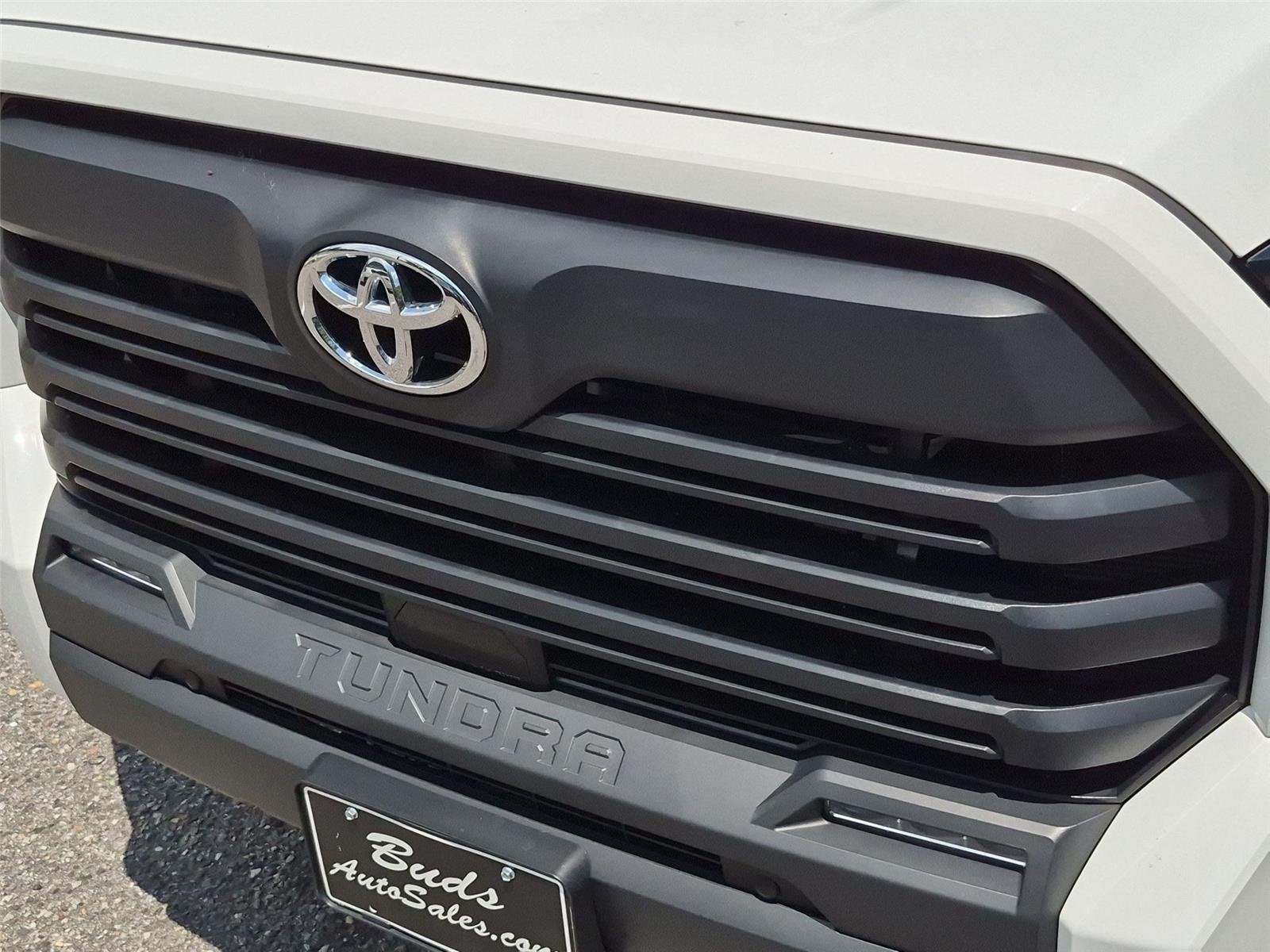 Used 2023 Ice Cap Toyota SR5 image 14