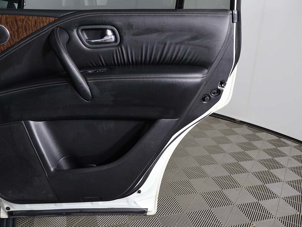 Used 2019 White Nissan SL image 26