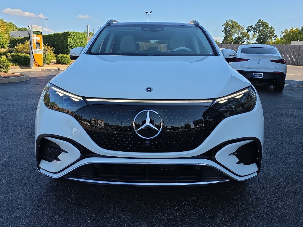 New 2027 Polar White Mercedes-Benz 320+ SUV image 8