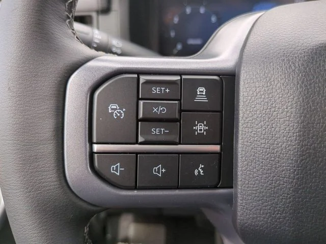 New 2026 Carbonized Gray Metallic Ford XLT image 25