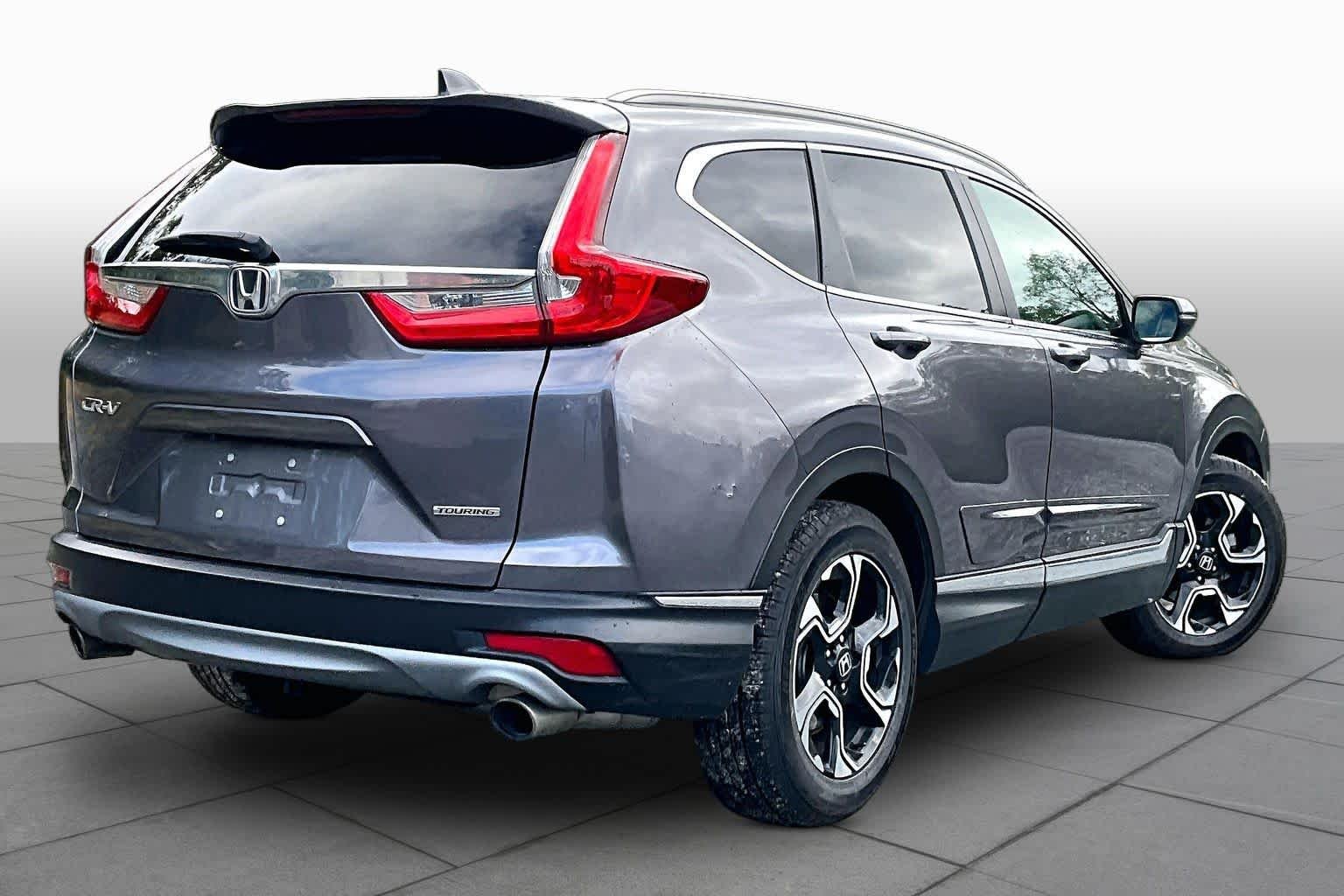 Used 2018 Gunmetal Metallic Honda Touring image 13