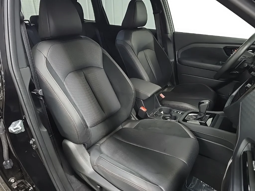 Used 2025 Crystal Black Silica Subaru Touring image 17