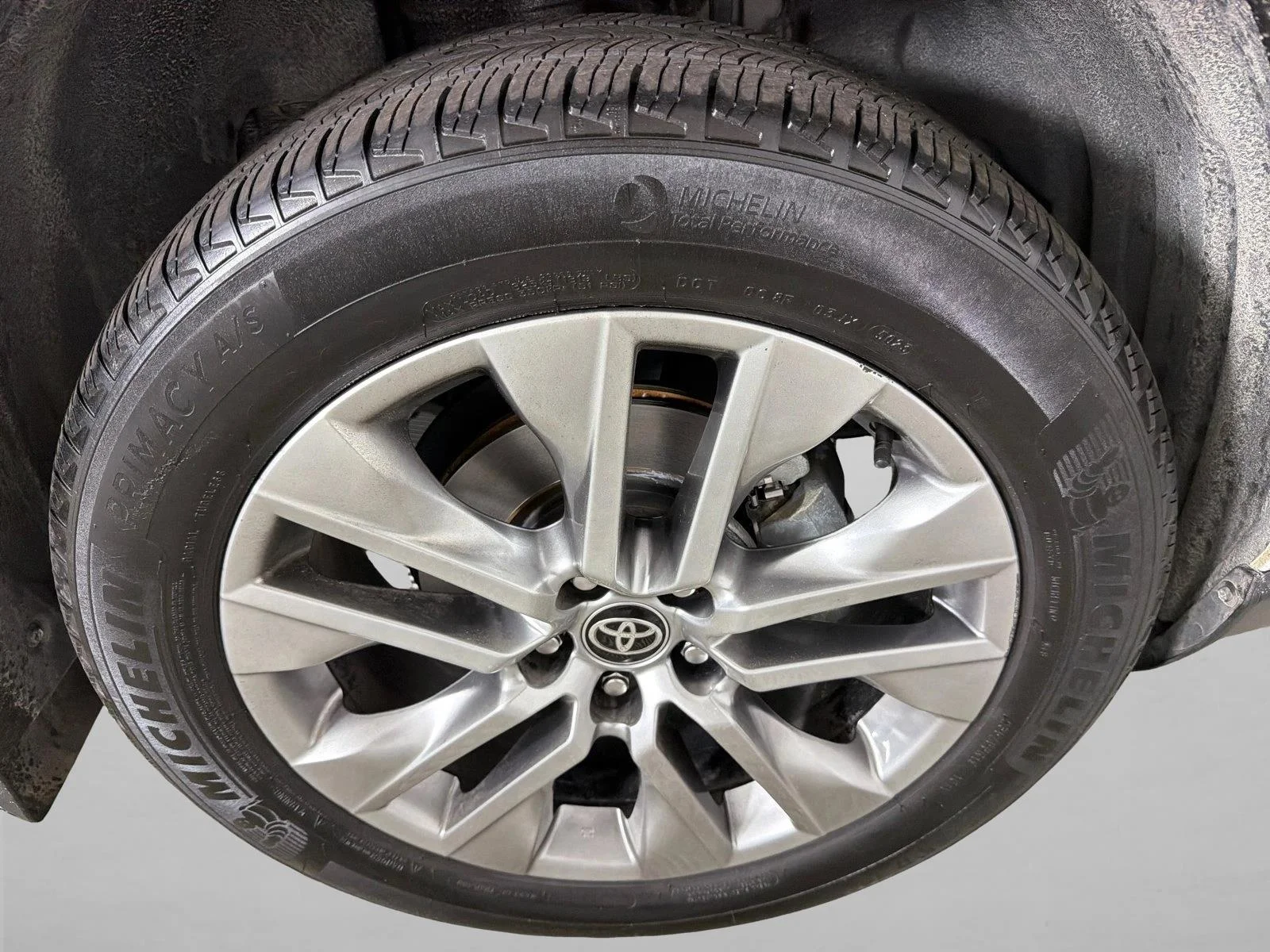 Used 2024 Wind Chill Pearl [ Toyota Limited image 13