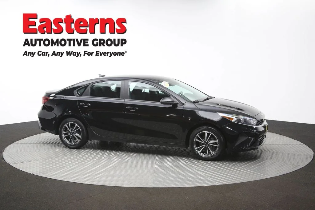 Used 2023 Black Kia LXS image 46