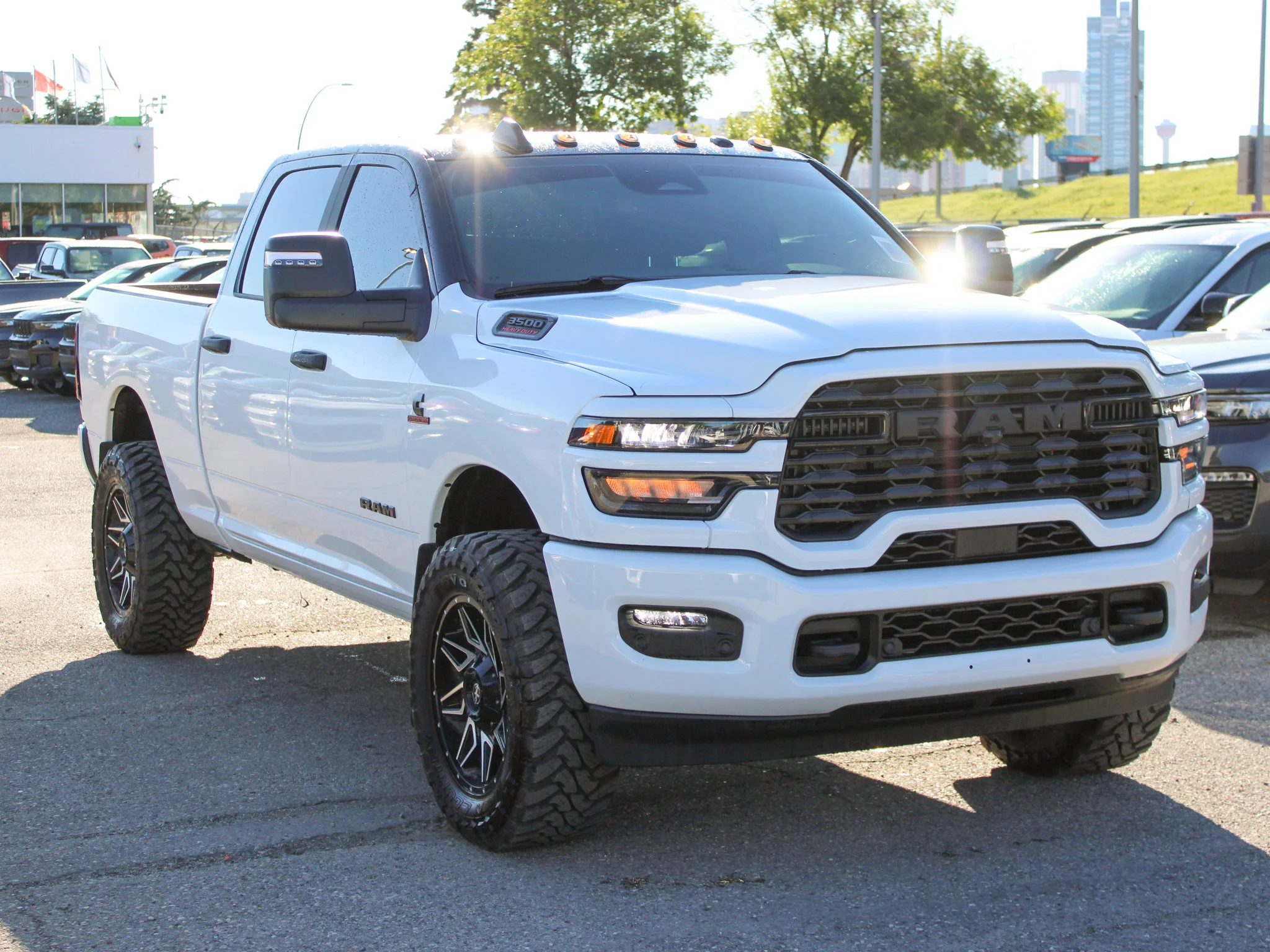 New 2026 White RAM Big Horn*, 35 Inch Tires, 20 Inch Toyos image 6