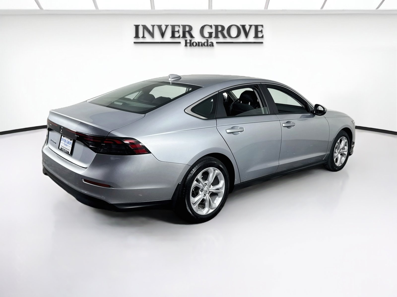 Used 2025 Solar Silver Metallic Honda LX image 5
