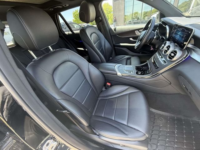 Used 2022  Mercedes-Benz GLC 300 image 16