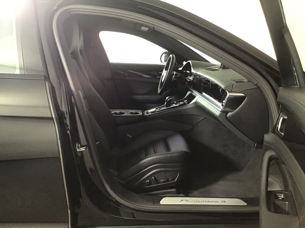 Certified Used 2023  Porsche 4 image 21