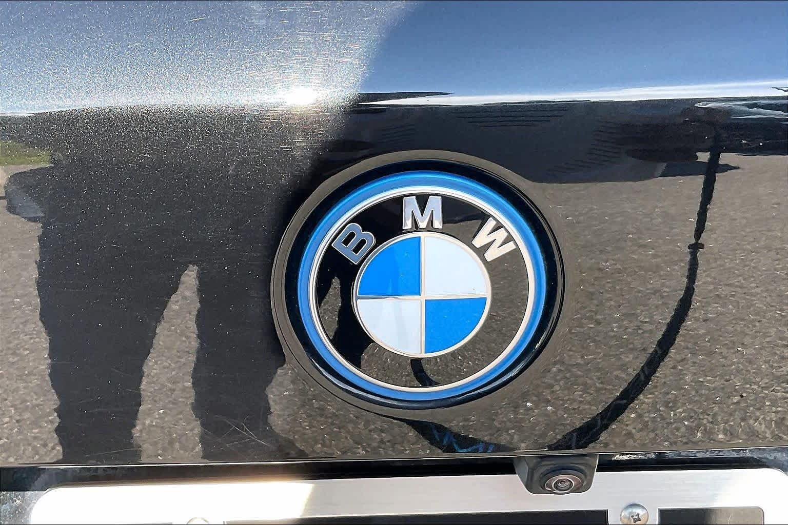 Used 2023 Black Sapphire Metallic BMW xDrive45e image 32