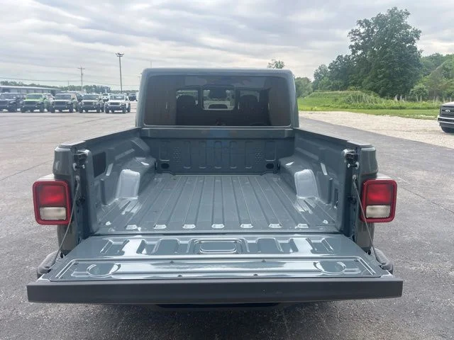 New 2026 Anvil Clear-Coat Exterior Paint Jeep Sahara image 41