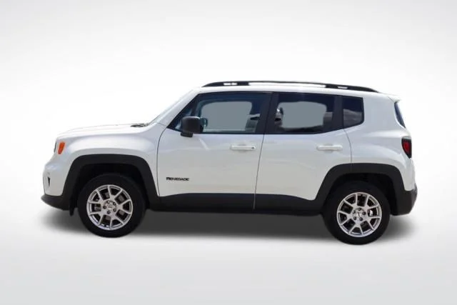 Used 2023 White Jeep Latitude image 8