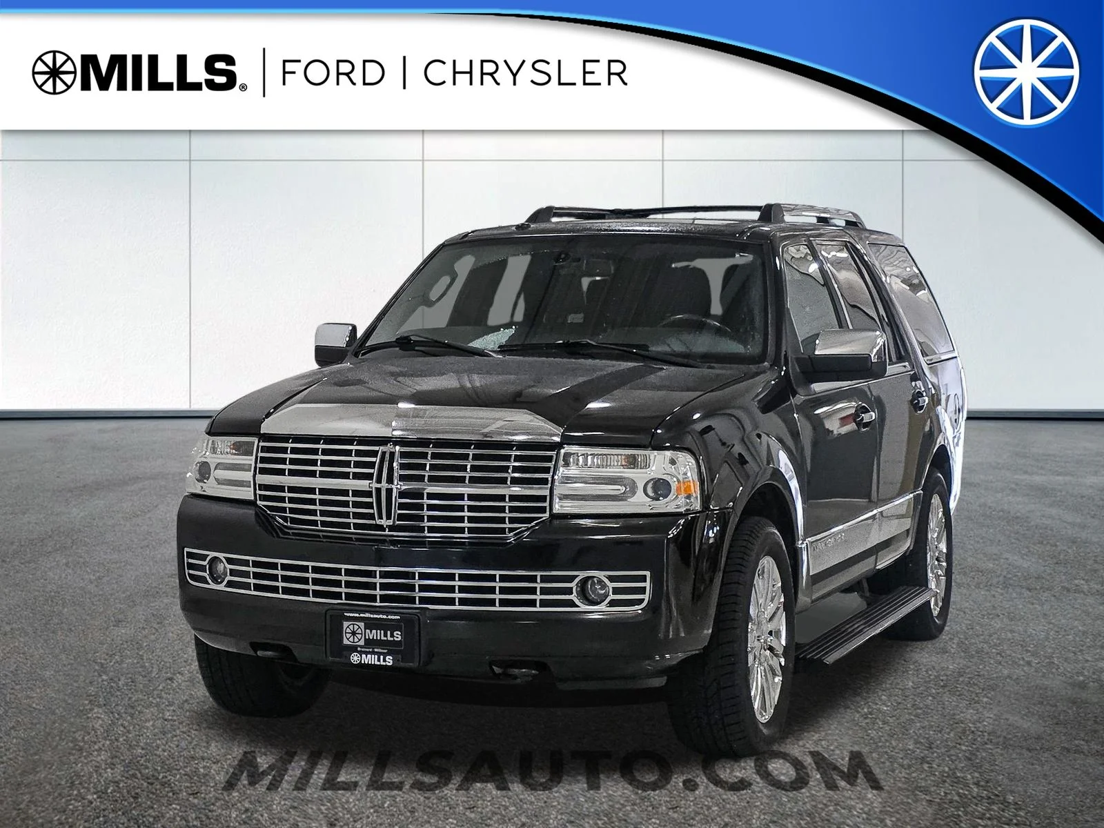 Used 2010 Tuxedo Black Metallic Lincoln Base image 1