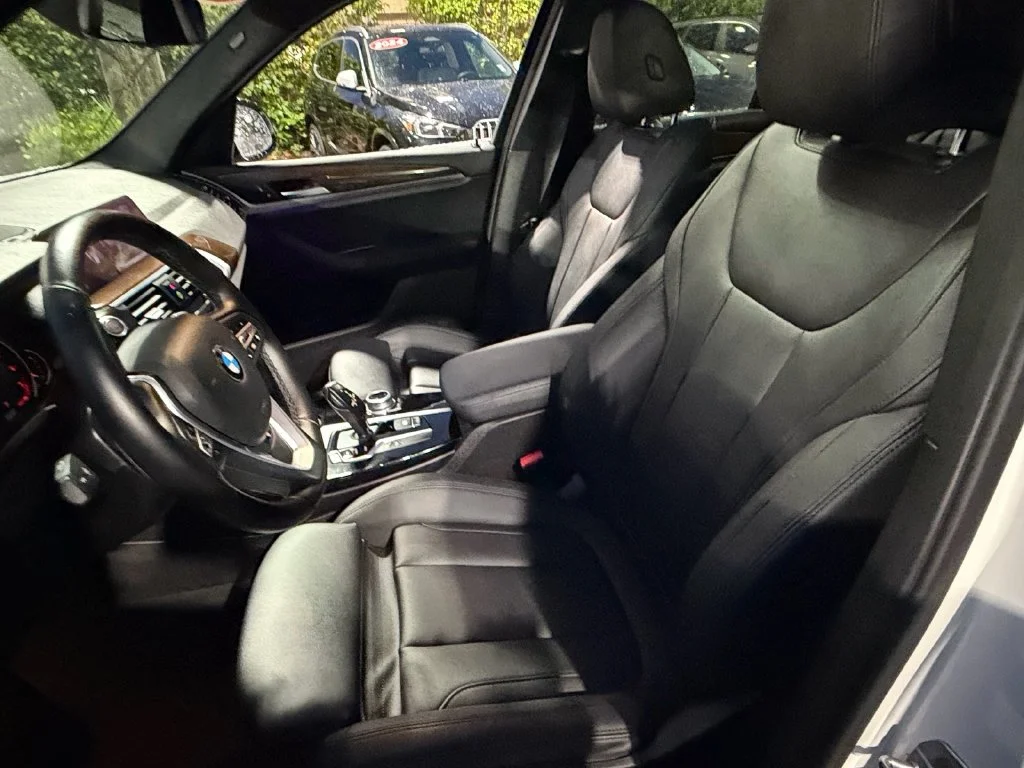 Used 2021 White BMW xDrive30i image 10