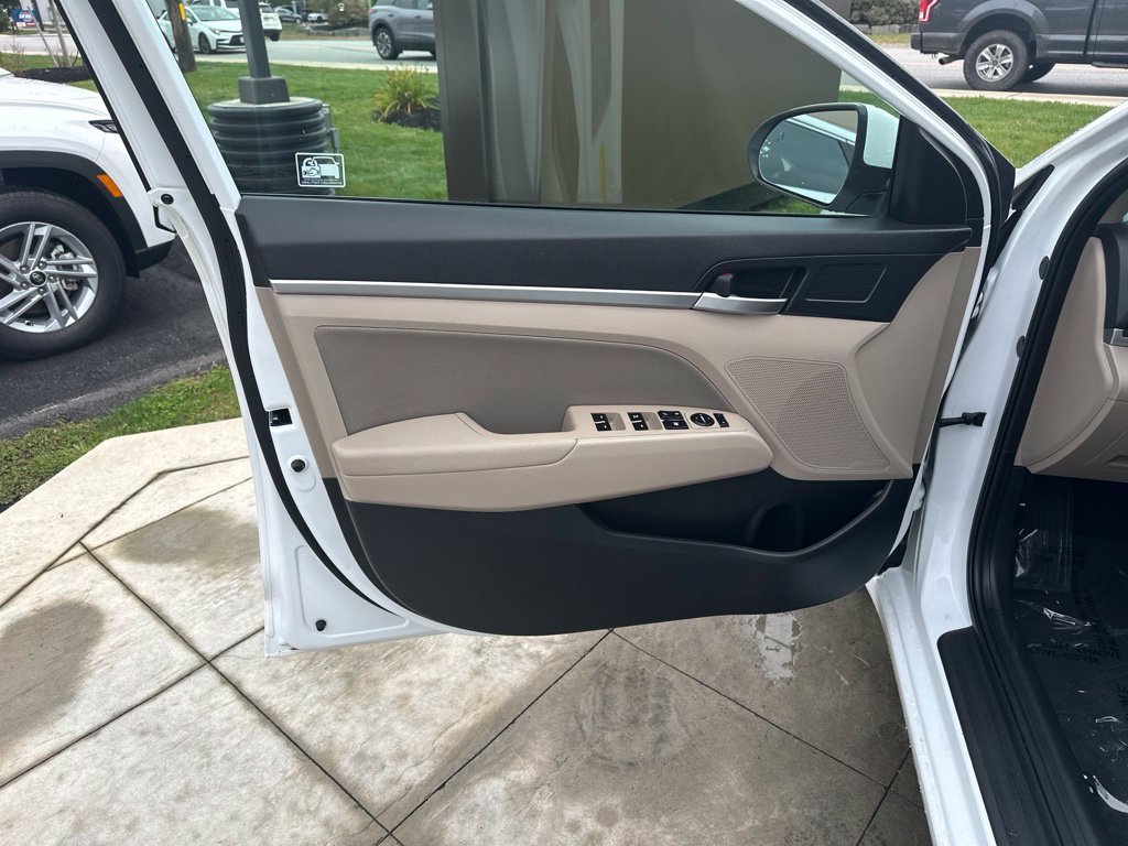 2020 Hyundai Elantra SEL - Photo 9