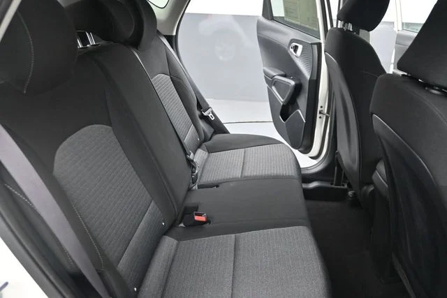 Used 2020 White Kia S image 21