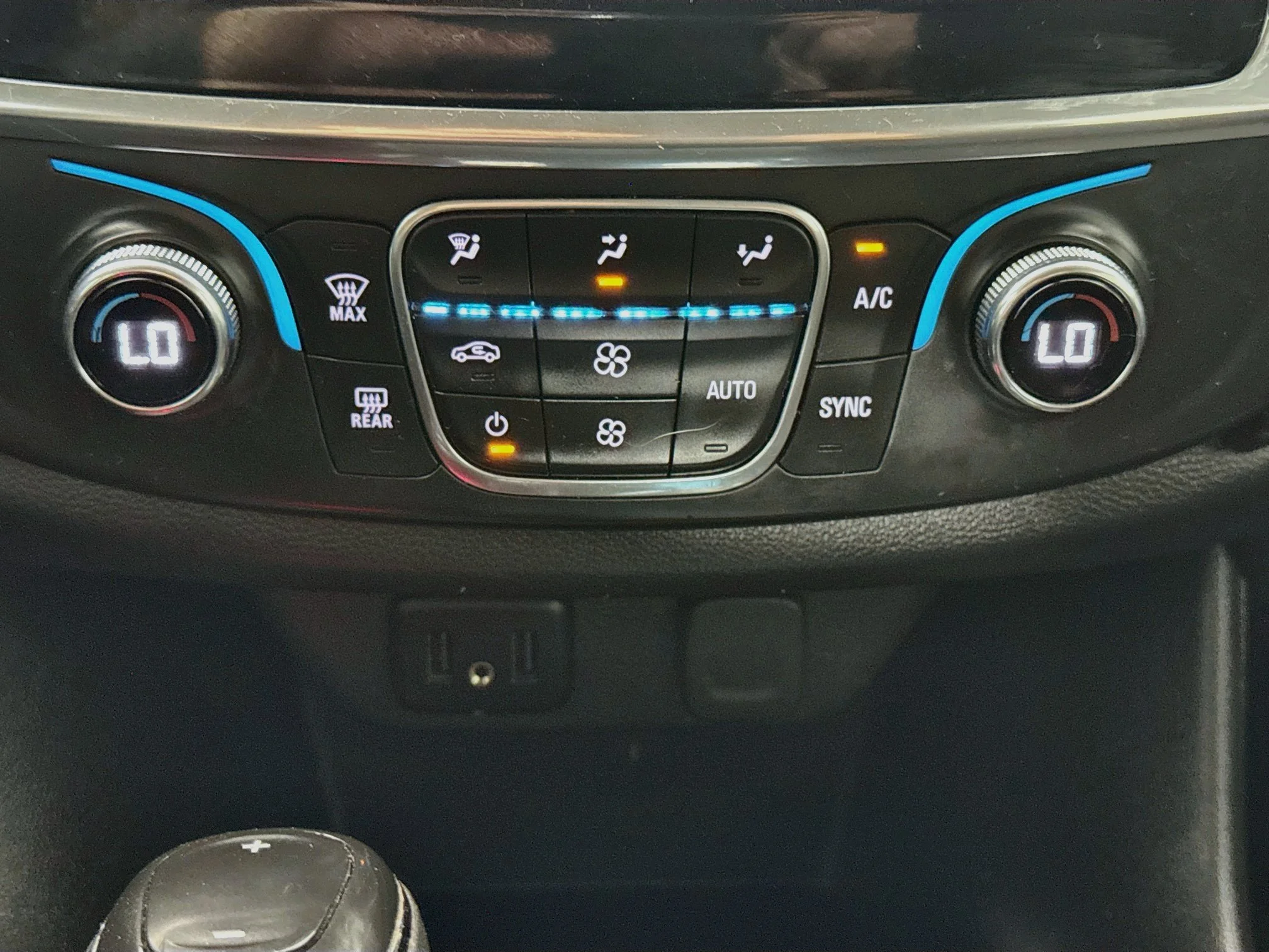 Used 2020 SUMMIT WHITE Chevrolet LS image 17