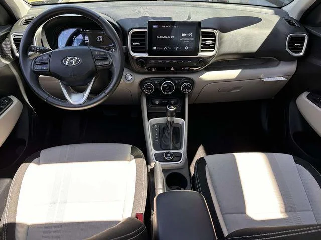 Used 2025 Ecotronic Gray Hyundai SEL image 17